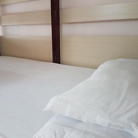 Happy Hostel Vn (Adults Only) Cidade de Ho Chi Minh Exterior foto